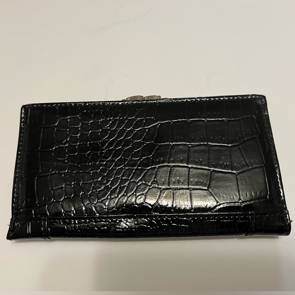 Non branded croc embossed women’s fashion wallet - Picture 2 of 8